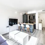 Wdf One Bedroom 1 Min Walk To Martinez