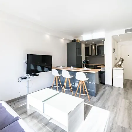 Wdf One Bedroom 1 Min Walk To Martinez